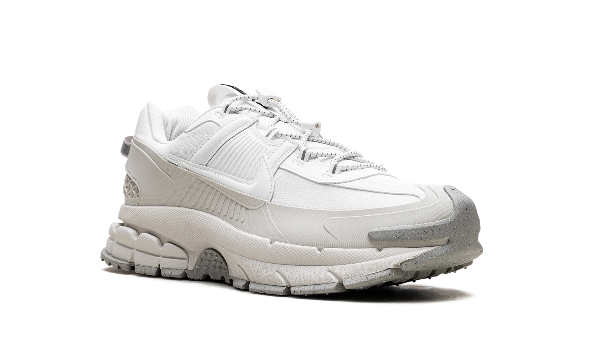 Nike Zoom Vomero Roam Summit White Light Bone Light Iron Ore 2