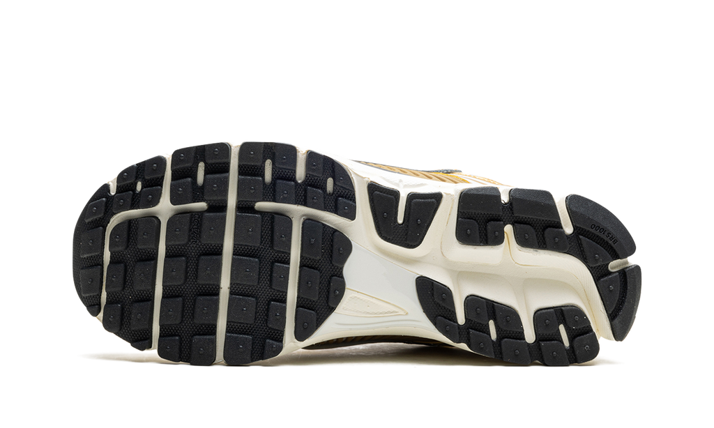 Nike Zoom Vomero 5 'Metallic Gold' (W)