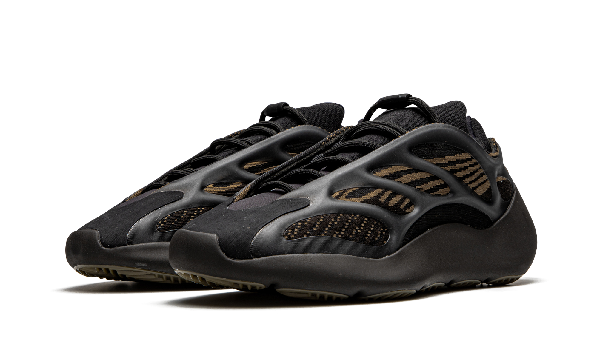 Yeezy 700 V3 Clay Brown 2