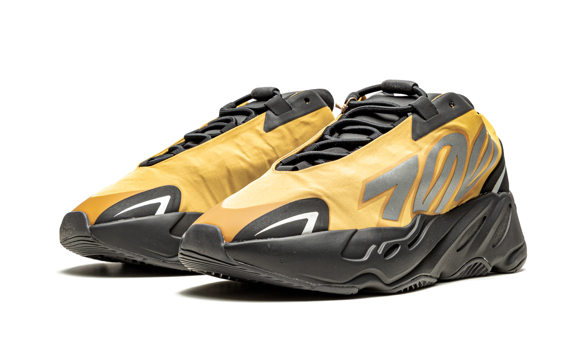 Yeezy Boost 700 MNVN Honey Flux 3