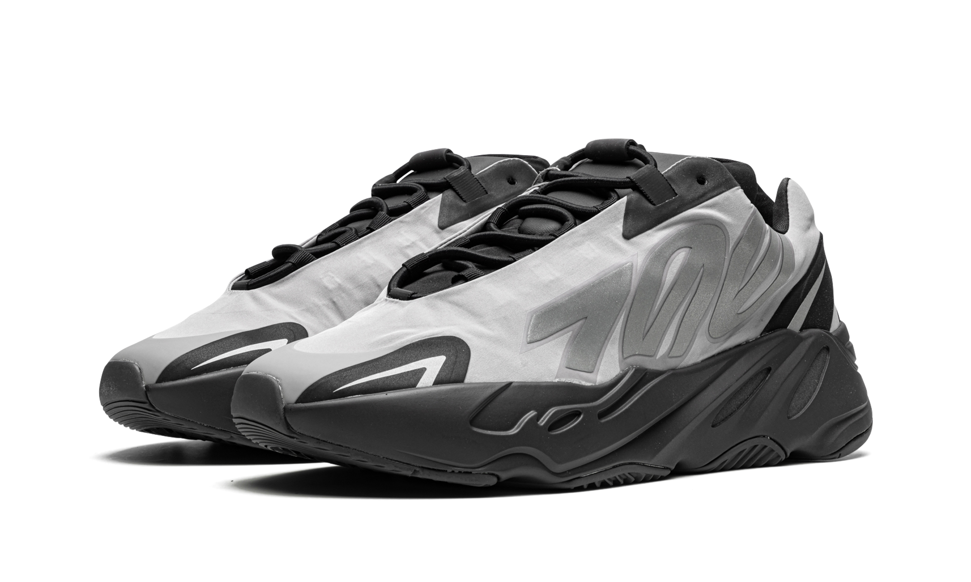 Yeezy Boost 700 MNVN Metallic 3