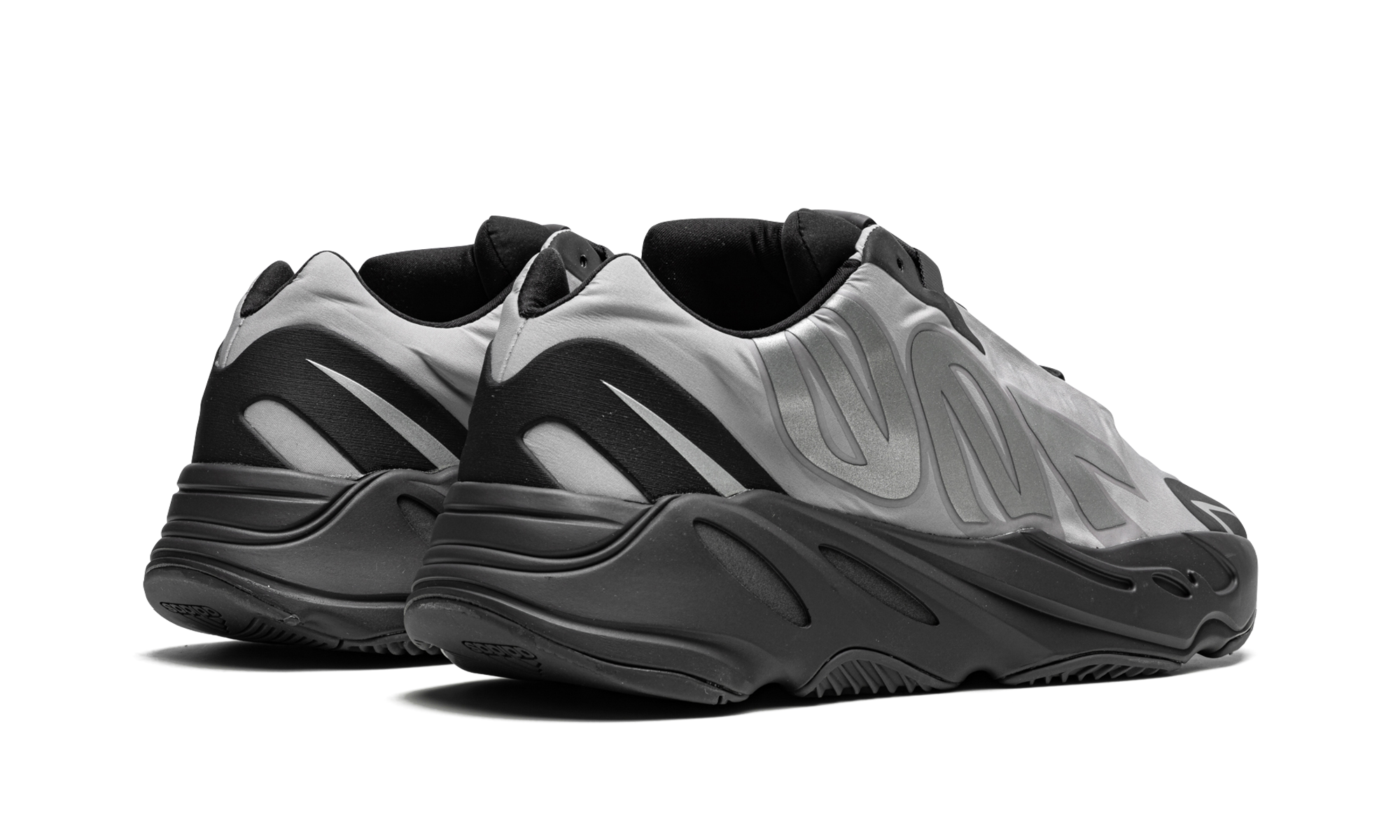 Yeezy Boost 700 MNVN Metallic 4